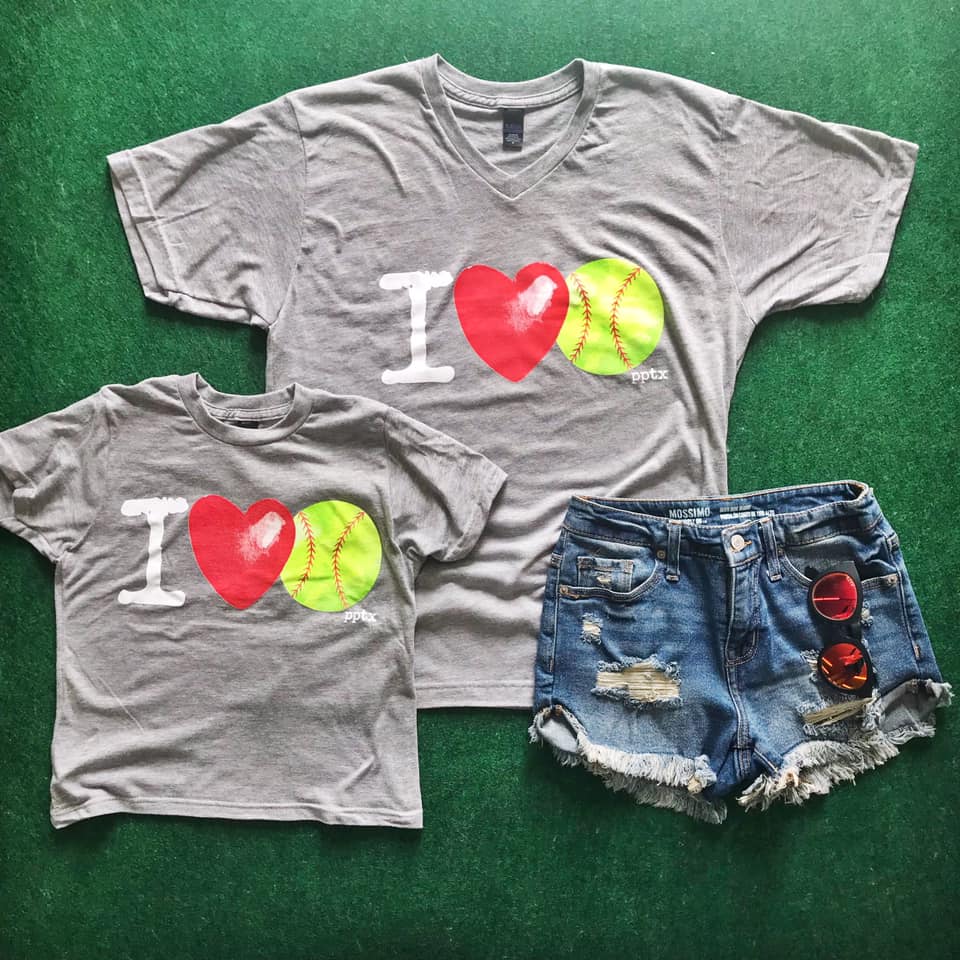 Pre-OrderYouth I Love Softball Tee